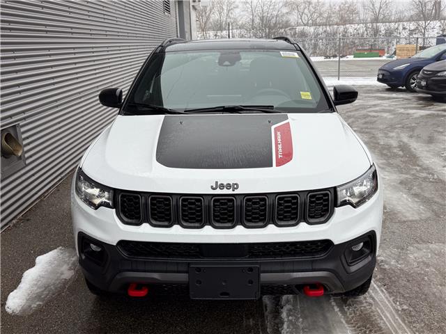 2026 Jeep Compass Trailhawk (Stk: 26098) in London - Image 2 of 24