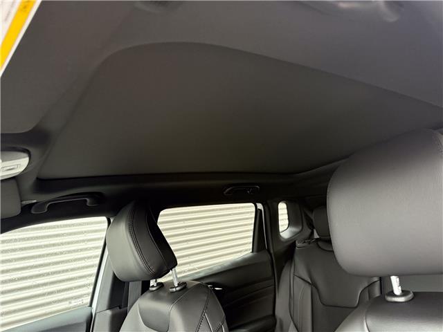 2026 Jeep Compass Trailhawk (Stk: 26098) in London - Image 10 of 24