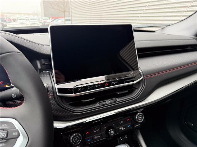 2026 Jeep Compass Trailhawk (Stk: 26098) in London - Image 17 of 24