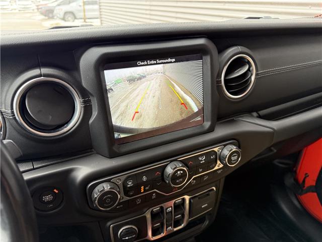 2019 Jeep Wrangler Unlimited Sahara (Stk: 25592A) in London - Image 17 of 24