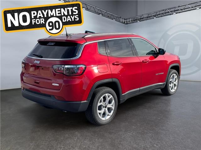 2026 Jeep Compass North (Stk: 30303) in Fort Macleod - Image 5 of 25