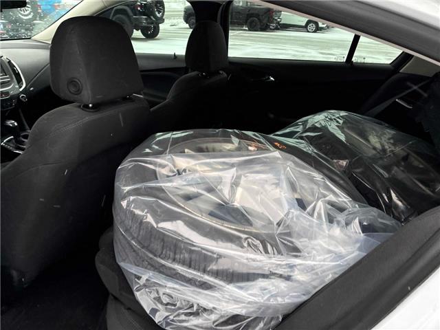 2018 Chevrolet Cruze LT Auto (Stk: 165015) in London - Image 9 of 10