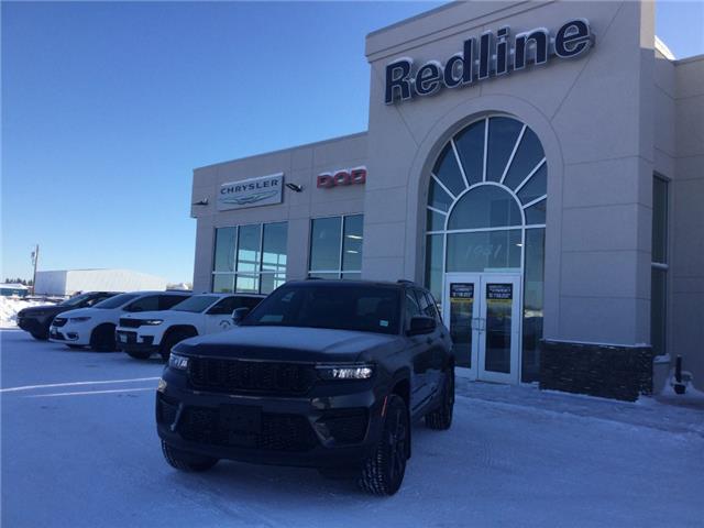 2025 Jeep Grand Cherokee Laredo (Stk: FF079) in Swan River - Image 1 of 18