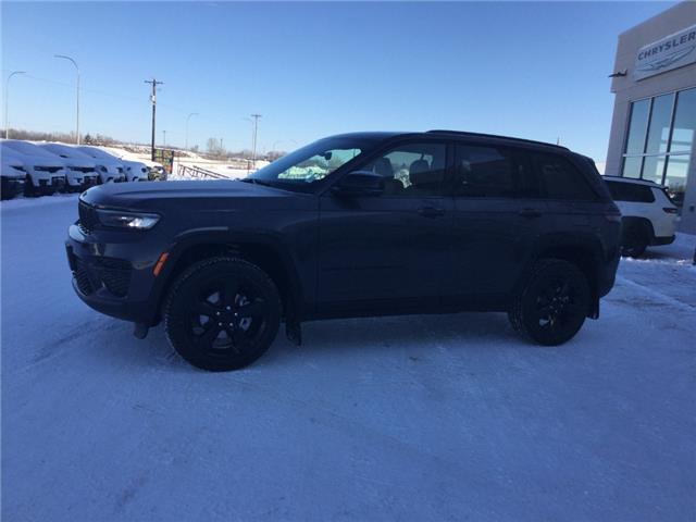 2025 Jeep Grand Cherokee Laredo (Stk: FF079) in Swan River - Image 2 of 18