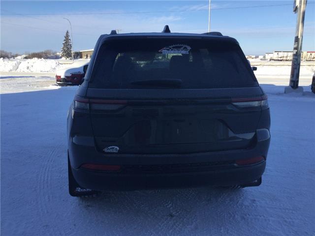 2025 Jeep Grand Cherokee Laredo (Stk: FF079) in Swan River - Image 3 of 18
