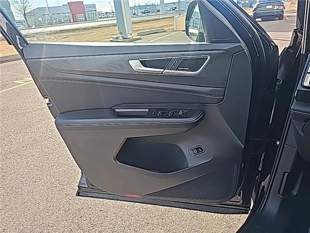 2026 Volkswagen Atlas Cross Sport 2.0 TSI Highline (Stk: 26229) in Lethbridge - Image 17 of 23