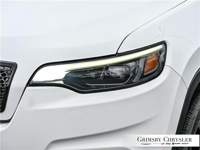 2021 Jeep Cherokee Altitude (Stk: U6215) in Grimsby - Image 8 of 34