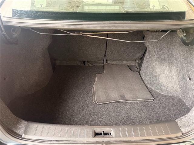 2018 Nissan Sentra 1.8 SV in Sarnia - Image 6 of 21