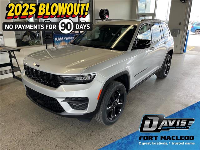 2025 Jeep Grand Cherokee Laredo (Stk: 25071) in Fort Macleod - Image 1 of 22