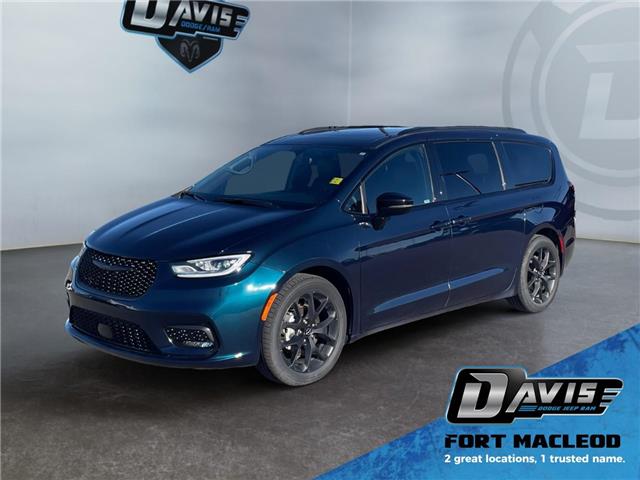 2024 Chrysler Pacifica Touring-L (Stk: 30336) in Fort Macleod - Image 1 of 25