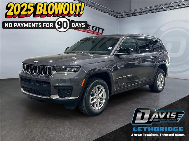 2025 Jeep Grand Cherokee L Laredo (Stk: 40666) in Lethbridge - Image 1 of 15
