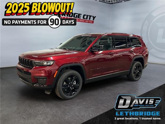 2025 Jeep Grand Cherokee L Laredo (Stk: 40462) in Lethbridge - Image 1 of 15