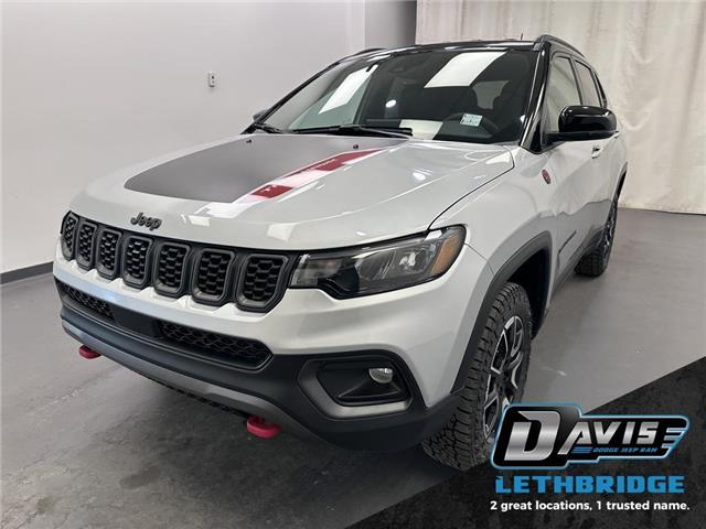2025 Jeep Compass Trailhawk (Stk: 40164) in Lethbridge - Image 1 of 28