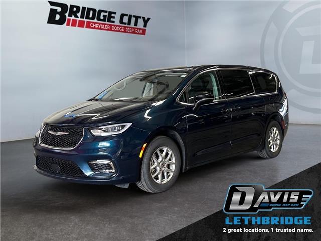 2024 Chrysler Pacifica Touring-L (Stk: 40501) in Lethbridge - Image 1 of 15
