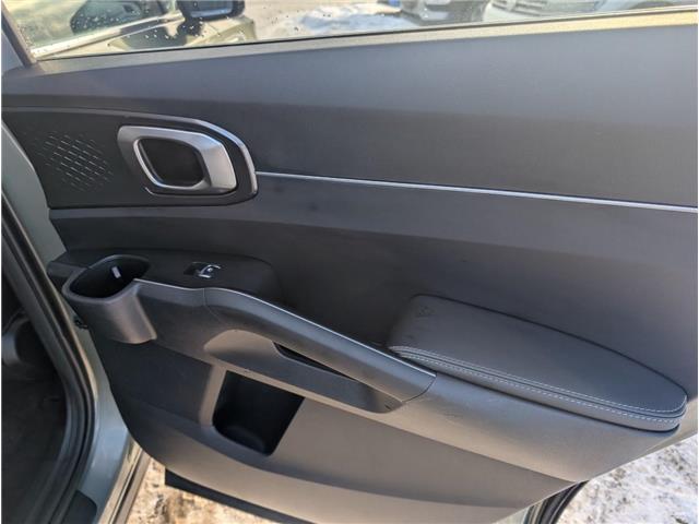 2025 Kia Sorento 2.5T EX (Stk: T-607A) in Calgary - Image 13 of 27