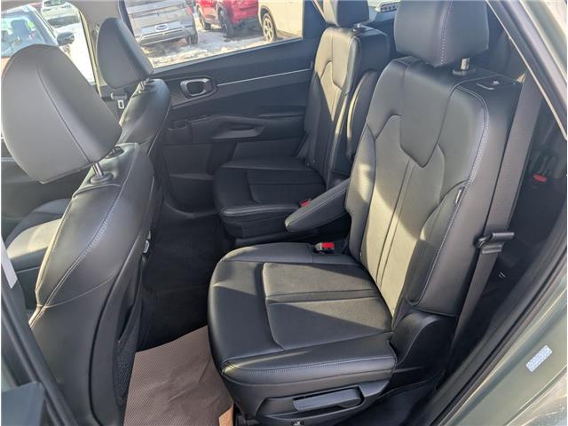 2025 Kia Sorento 2.5T EX (Stk: T-607A) in Calgary - Image 19 of 27
