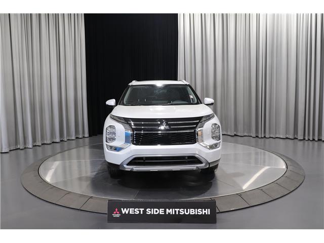 2026 Mitsubishi Outlander LE (Stk: T26260) in Edmonton - Image 2 of 32 2026 Mitsubishi Outlander LE (Stk: T26260) in Edmonton - Image 2 of 32