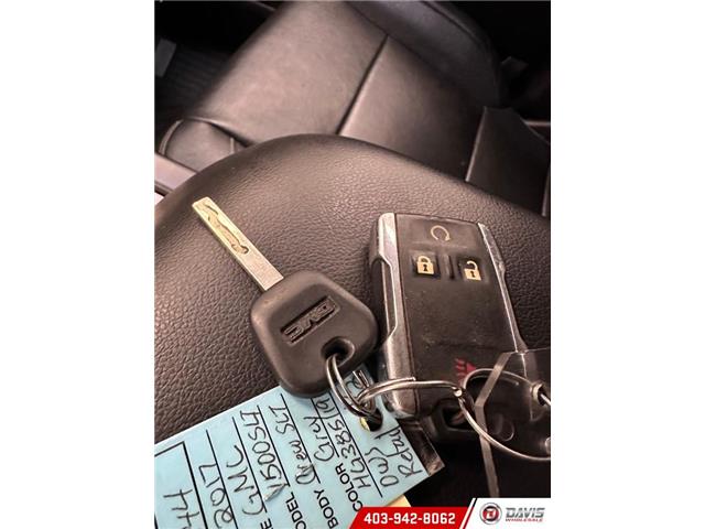 2017 GMC Sierra 1500 SLT (Stk: 21044) in Lethbridge - Image 17 of 19