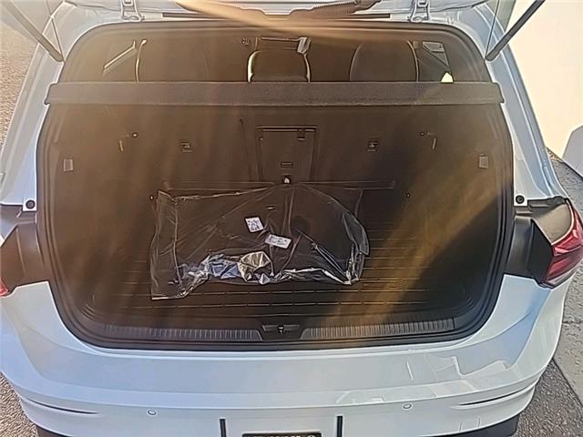 2025 Volkswagen Golf R Base (Stk: 26257A) in Lethbridge - Image 9 of 22