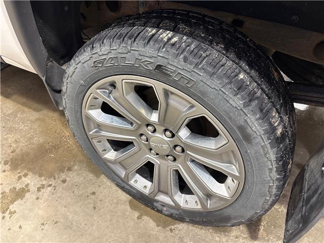 2017 GMC Sierra 1500 Denali (Stk: 14108) in Roblin - Image 4 of 11 2017 GMC Sierra 1500 Denali (Stk: 14108) in Roblin - Image 4 of 11