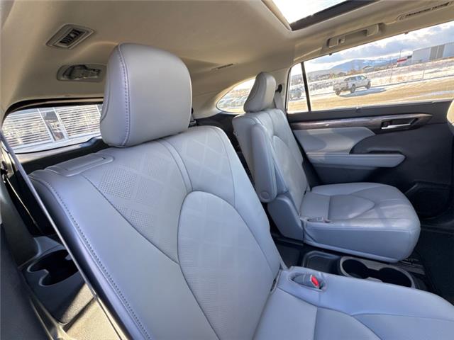 2023 Toyota Highlander Limited (Stk: 3034953A) in Cranbrook - Image 12 of 21