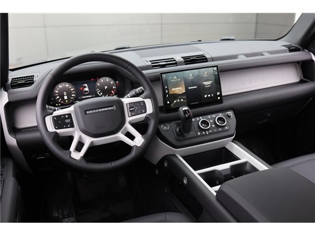 2025 Land Rover Defender P400 S (Stk: D155365-demo) in London - Image 37 of 39