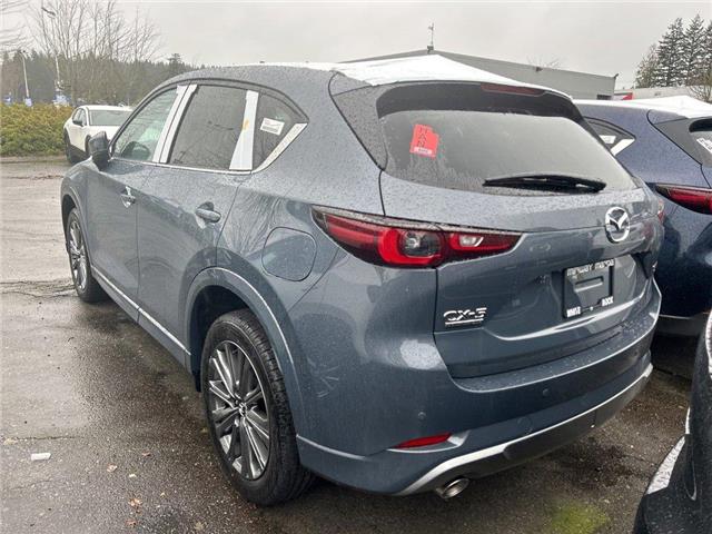 2025 Mazda CX-5 Signature (Stk: 795486) in Surrey - Image 3 of 5