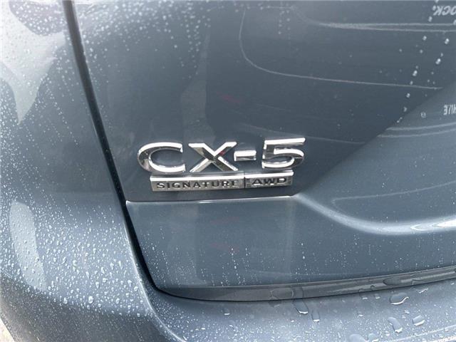 2025 Mazda CX-5 Signature (Stk: 795486) in Surrey - Image 4 of 5