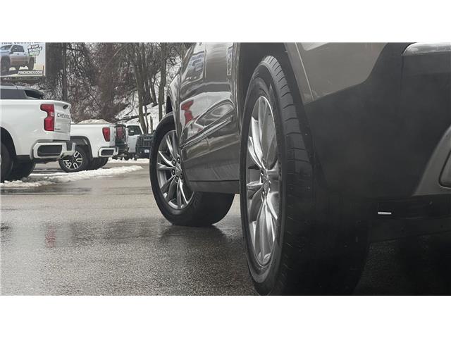 2022 Cadillac XT5 Premium Luxury (Stk: 173791) in London - Image 3 of 12