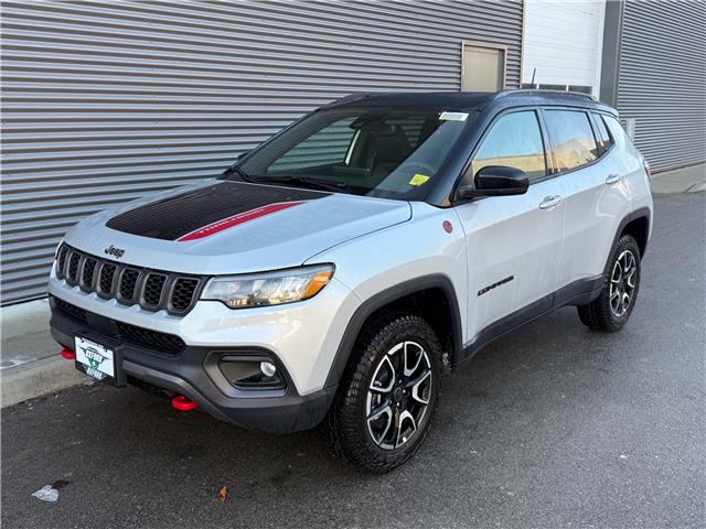 2026 Jeep Compass Trailhawk (Stk: 26113) in London - Image 1 of 24