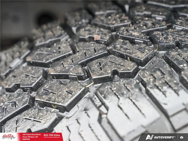 2020 Jeep Gladiator Sport S (Stk: 62564) in Essex-Windsor - Image 8 of 31