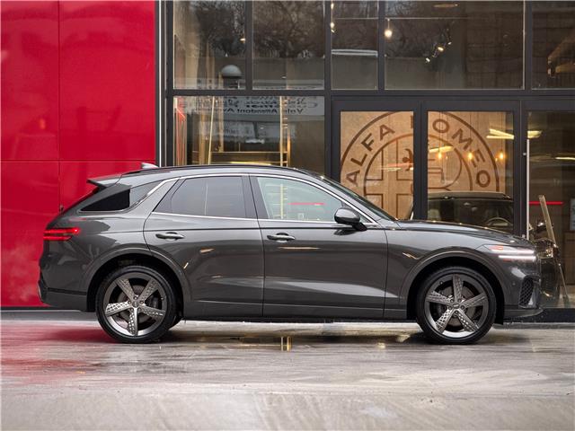 2025 Genesis GV70 3.5T Sport Plus w/eLSD (Stk: 438U) in Toronto - Image 2 of 26