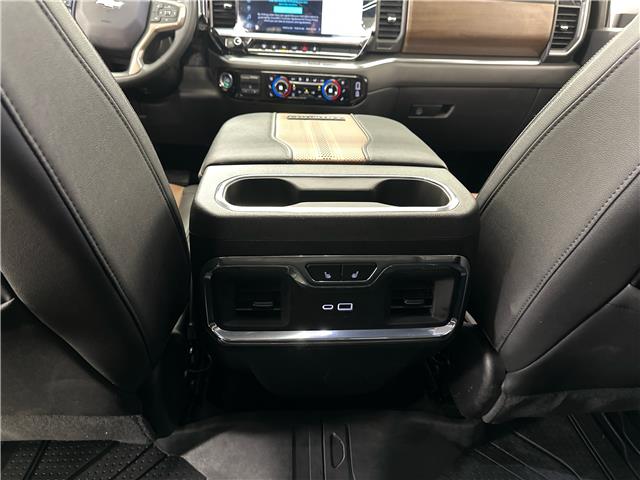 2024 Chevrolet Silverado 2500HD High Country (Stk: 43364J) in Belleville - Image 12 of 32