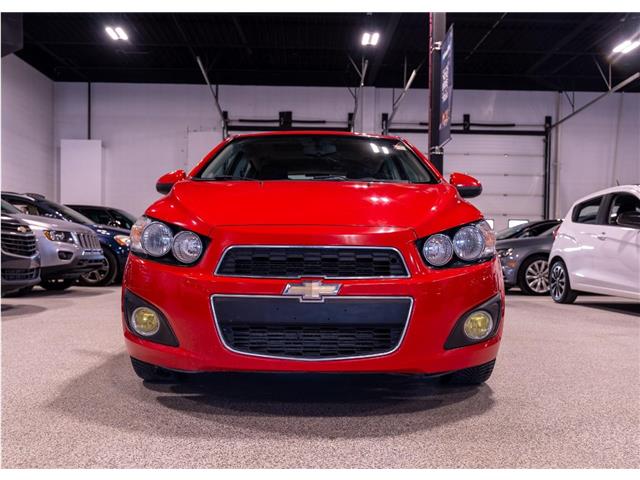 2016 Chevrolet Sonic LT Auto (Stk: RE62850) in Calgary - Image 2 of 22