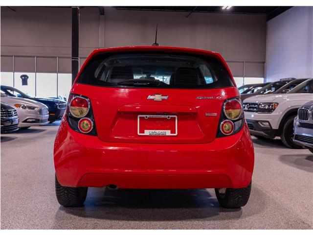 2016 Chevrolet Sonic LT Auto (Stk: RE62850) in Calgary - Image 5 of 22
