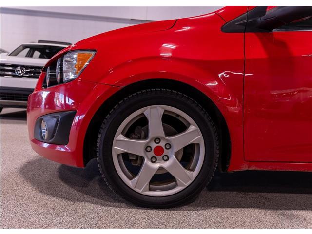 2016 Chevrolet Sonic LT Auto (Stk: RE62850) in Calgary - Image 9 of 22
