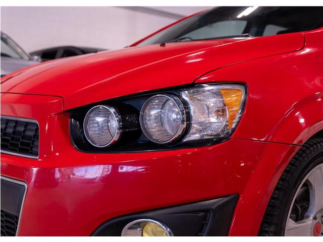 2016 Chevrolet Sonic LT Auto (Stk: RE62850) in Calgary - Image 10 of 22