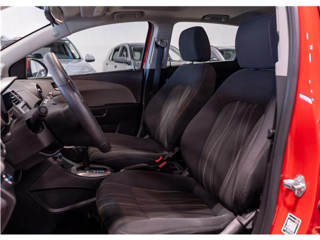 2016 Chevrolet Sonic LT Auto (Stk: RE62850) in Calgary - Image 14 of 22