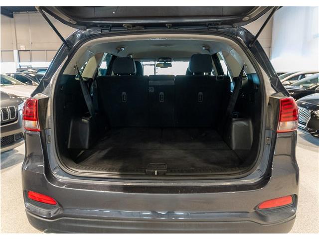 2019 Kia Sorento 3.3L LX (Stk: RE68299) in Calgary - Image 7 of 18 2019 Kia Sorento 3.3L LX (Stk: RE68299) in Calgary - Image 7 of 18