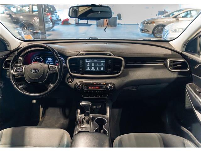 2019 Kia Sorento 3.3L LX (Stk: RE68299) in Calgary - Image 16 of 18 2019 Kia Sorento 3.3L LX (Stk: RE68299) in Calgary - Image 16 of 18