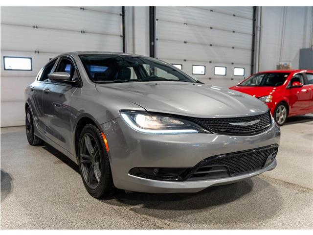 2015 Chrysler 200 S (Stk: RE69169) in Calgary - Image 3 of 21