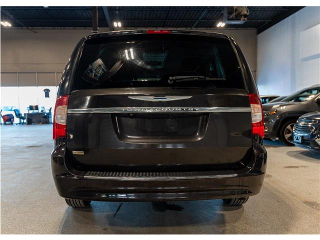 2014 Chrysler Town & Country Touring-L (Stk: RE68820) in Calgary - Image 5 of 21