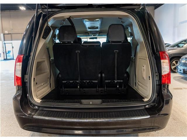 2014 Chrysler Town & Country Touring-L (Stk: RE68820) in Calgary - Image 7 of 21