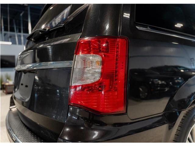 2014 Chrysler Town & Country Touring-L (Stk: RE68820) in Calgary - Image 8 of 21