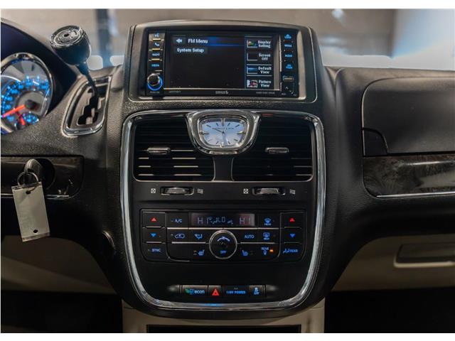 2014 Chrysler Town & Country Touring-L (Stk: RE68820) in Calgary - Image 17 of 21