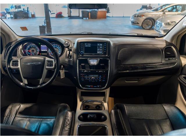 2014 Chrysler Town & Country Touring-L (Stk: RE68820) in Calgary - Image 18 of 21