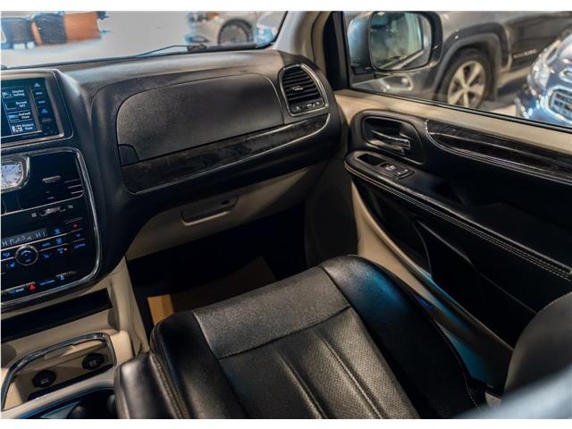 2014 Chrysler Town & Country Touring-L (Stk: RE68820) in Calgary - Image 19 of 21