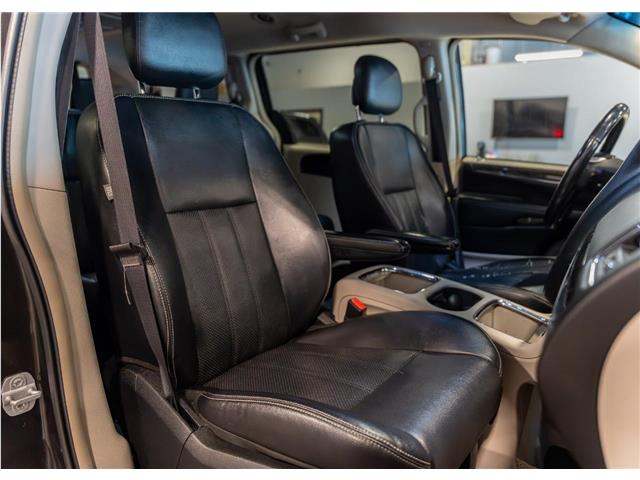 2014 Chrysler Town & Country Touring-L (Stk: RE68820) in Calgary - Image 20 of 21