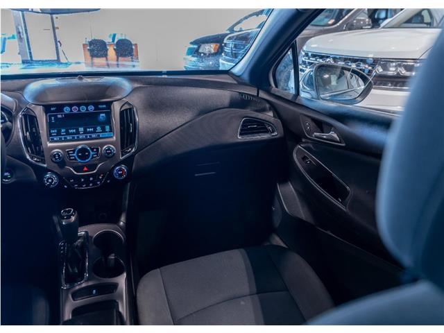 2017 Chevrolet Cruze LT Auto (Stk: R68904) in Calgary - Image 14 of 15