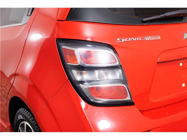 2017 Chevrolet Sonic LT Auto (Stk: Q5003AAA) in London - Image 7 of 28